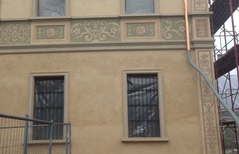 facciata decorata graffito